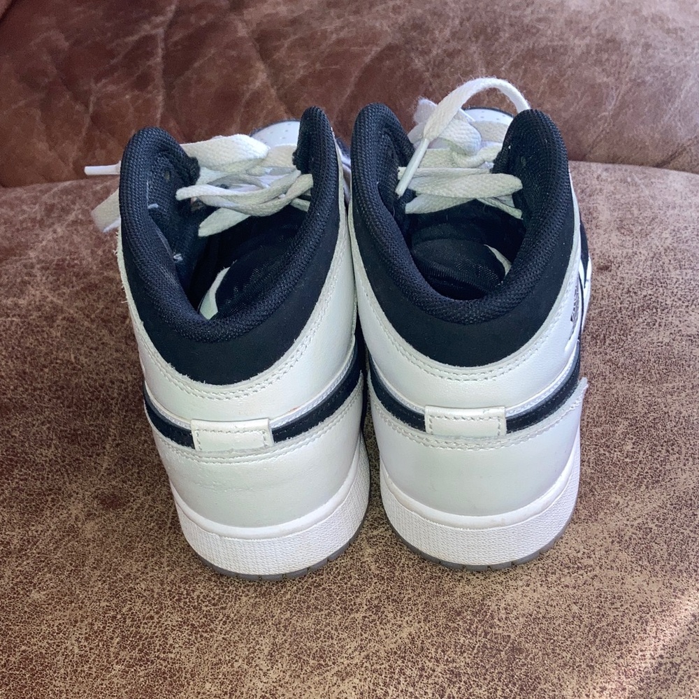 Nike Jordans Black and pearl White High-Top Sneakers - Picture 4 of 6